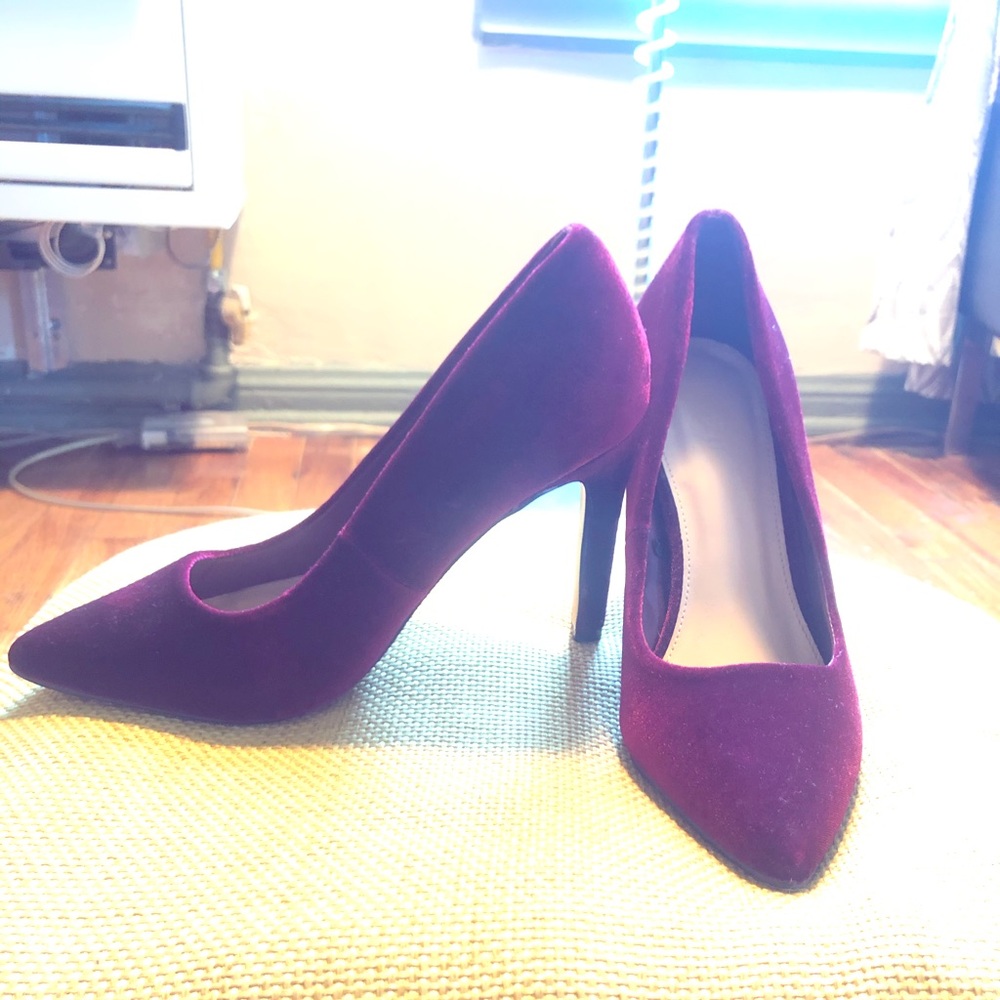 Forever 21 red Velvet burgandy high heels